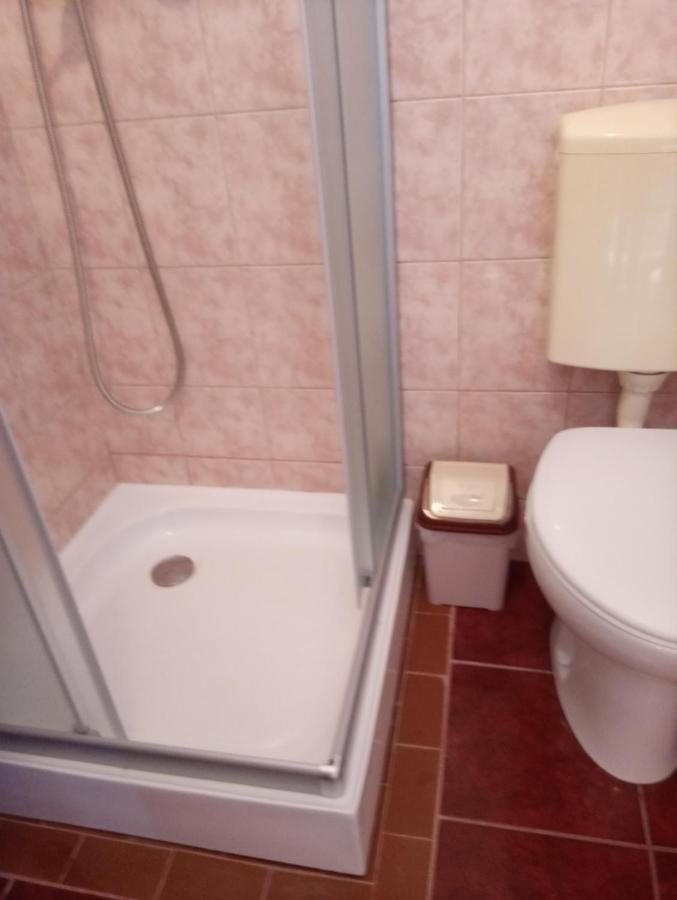 Liza Apartman Gyula Exteriör bild